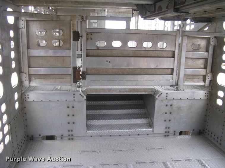 image for item DC1335 2011 Wilson Silver Star PSDCL-402 livestock trailer