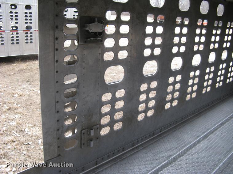 image for item DC1335 2011 Wilson Silver Star PSDCL-402 livestock trailer