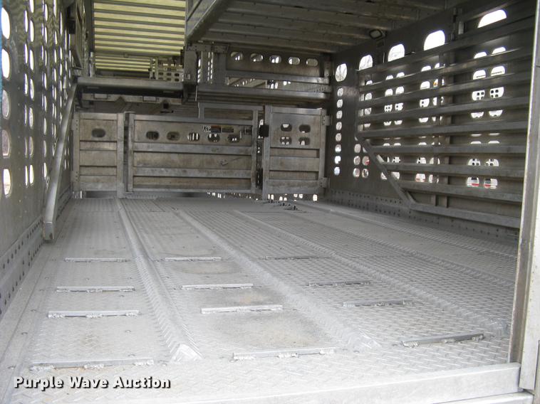image for item DC1335 2011 Wilson Silver Star PSDCL-402 livestock trailer