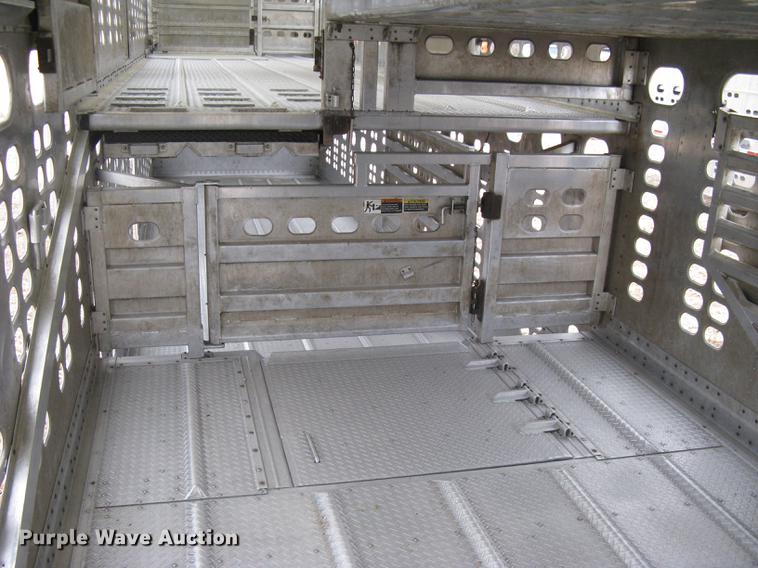 image for item DC1335 2011 Wilson Silver Star PSDCL-402 livestock trailer