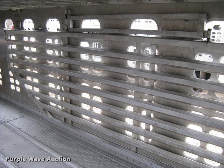 image for item DC1335 2011 Wilson Silver Star PSDCL-402 livestock trailer