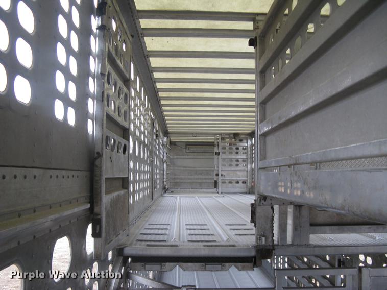 image for item DC1335 2011 Wilson Silver Star PSDCL-402 livestock trailer
