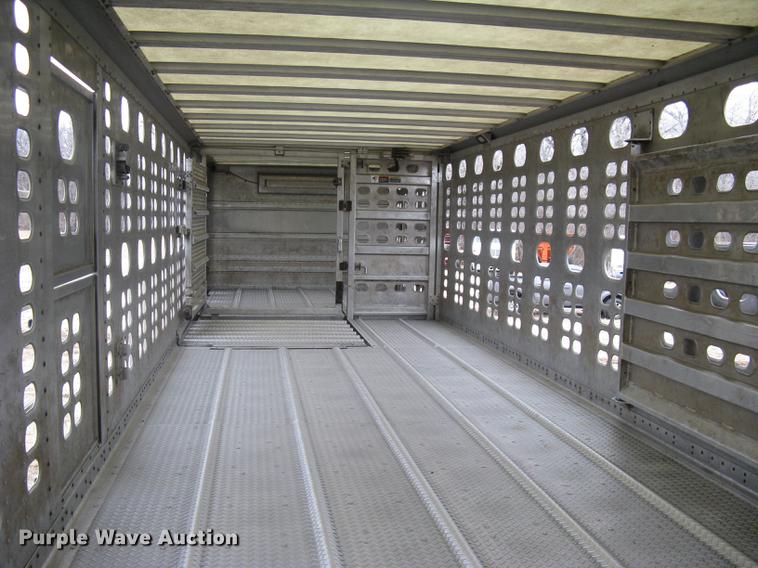 image for item DC1335 2011 Wilson Silver Star PSDCL-402 livestock trailer