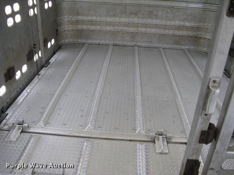 image for item DC1335 2011 Wilson Silver Star PSDCL-402 livestock trailer