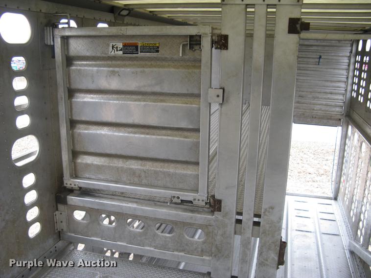 image for item DC1335 2011 Wilson Silver Star PSDCL-402 livestock trailer