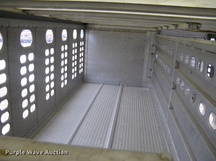 image for item DC1335 2011 Wilson Silver Star PSDCL-402 livestock trailer