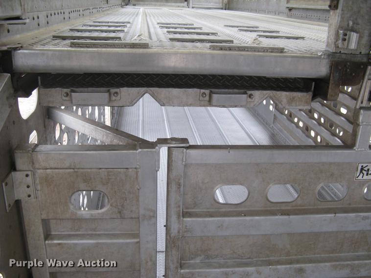 image for item DC1335 2011 Wilson Silver Star PSDCL-402 livestock trailer