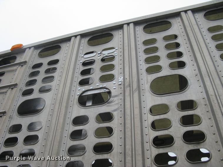 image for item DC1335 2011 Wilson Silver Star PSDCL-402 livestock trailer