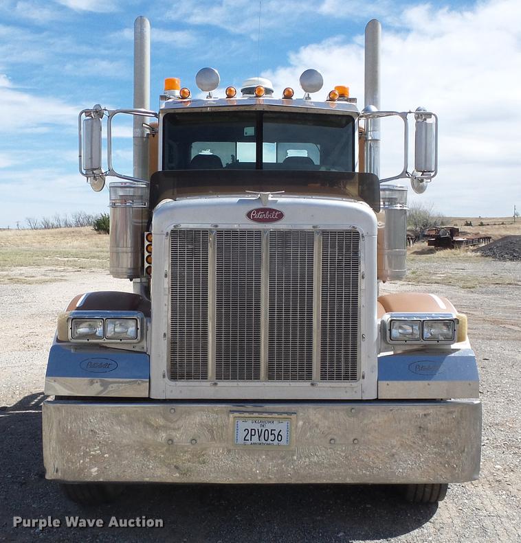 image for item DC5235 2006 Peterbilt 378 winch truck