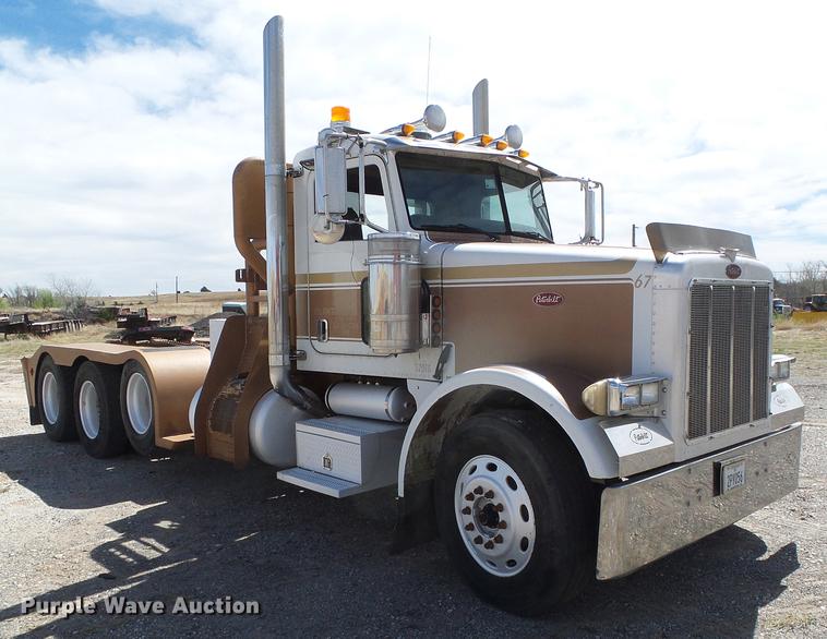 image for item DC5235 2006 Peterbilt 378 winch truck