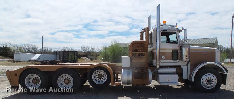 image for item DC5235 2006 Peterbilt 378 winch truck