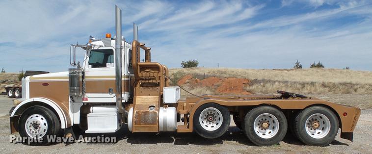 image for item DC5235 2006 Peterbilt 378 winch truck