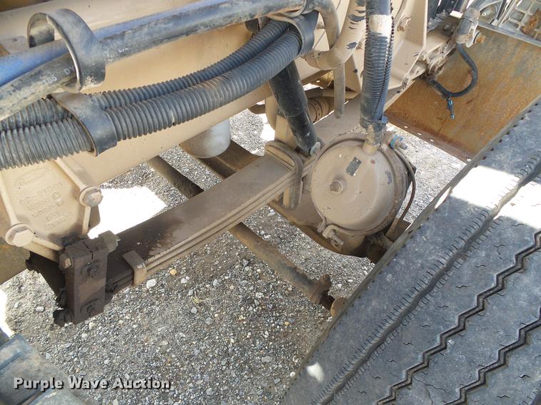 image for item DC5235 2006 Peterbilt 378 winch truck