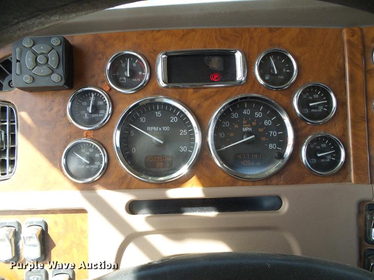 image for item DC5235 2006 Peterbilt 378 winch truck