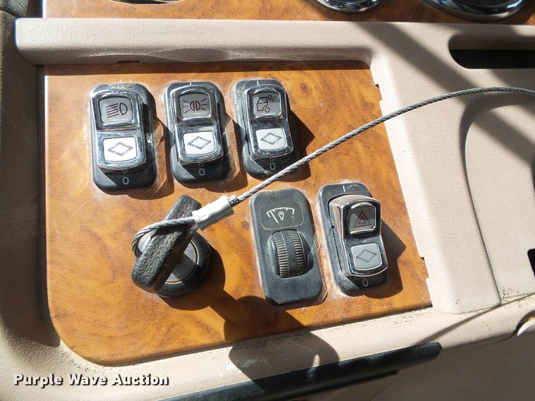 image for item DC5235 2006 Peterbilt 378 winch truck