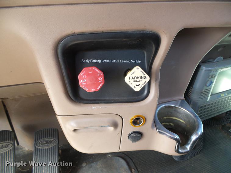 image for item DC5235 2006 Peterbilt 378 winch truck