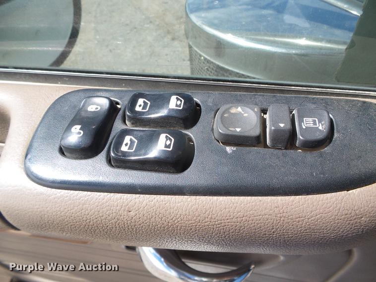 image for item DC5235 2006 Peterbilt 378 winch truck