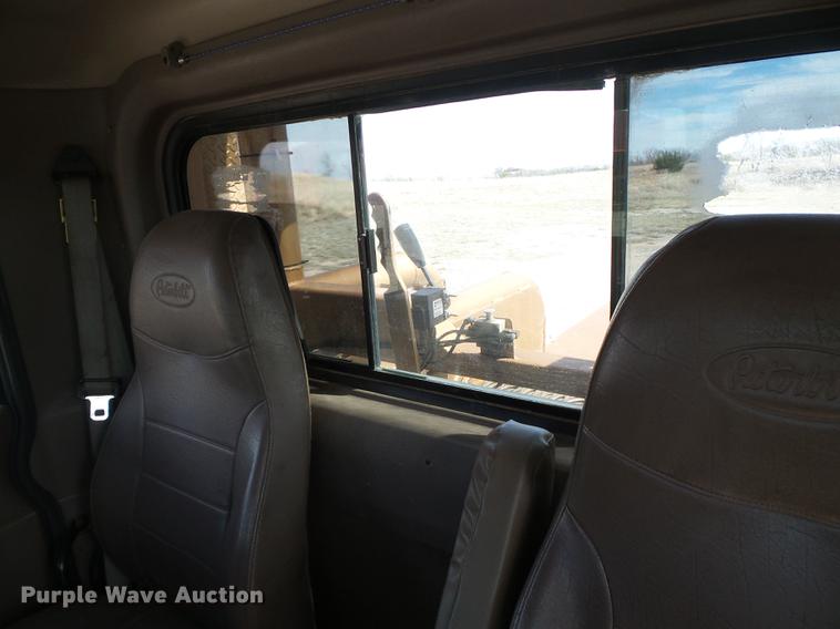 image for item DC5235 2006 Peterbilt 378 winch truck