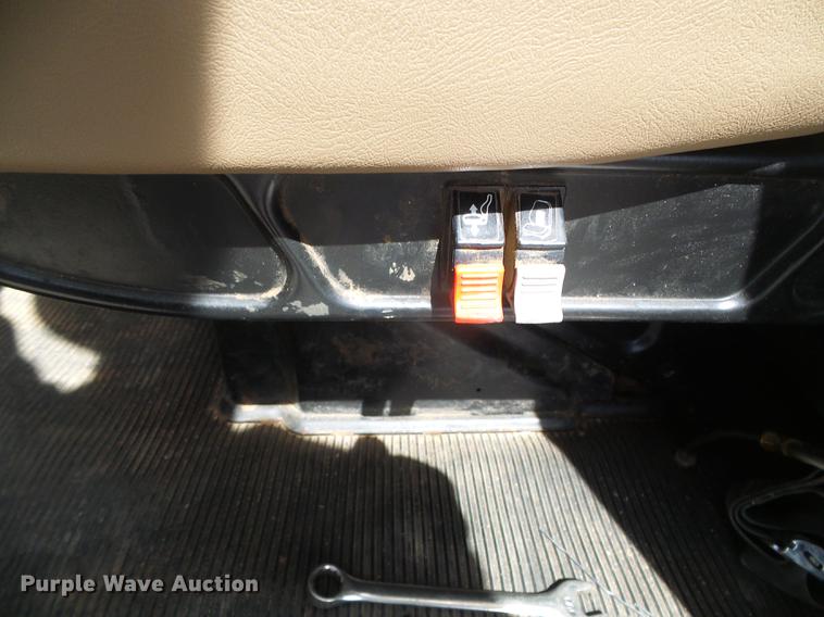 image for item DC5235 2006 Peterbilt 378 winch truck