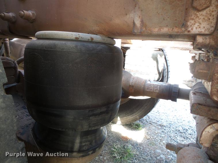 image for item DC5235 2006 Peterbilt 378 winch truck