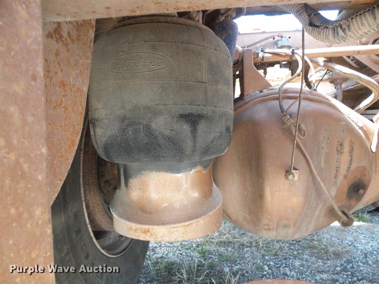 image for item DC5235 2006 Peterbilt 378 winch truck