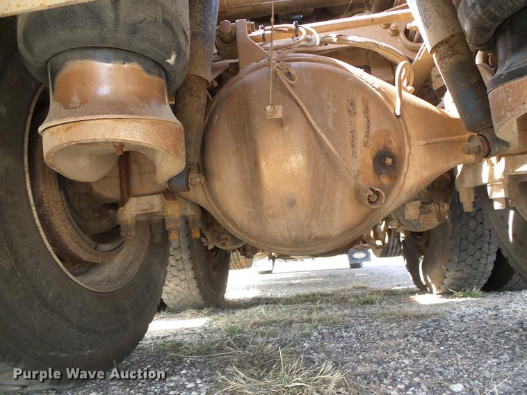 image for item DC5235 2006 Peterbilt 378 winch truck