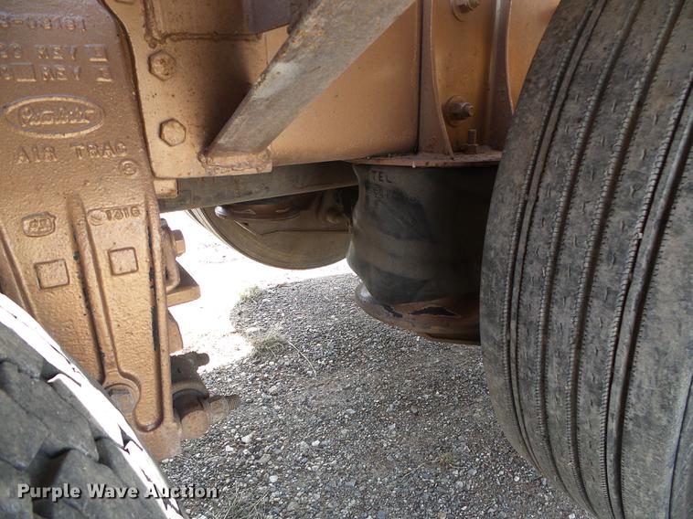 image for item DC5235 2006 Peterbilt 378 winch truck