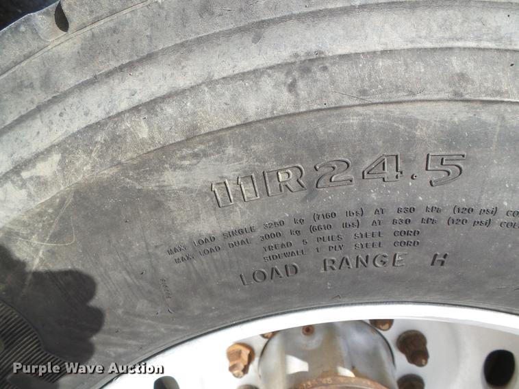 image for item DC5235 2006 Peterbilt 378 winch truck