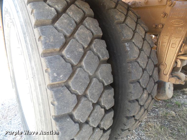 image for item DC5235 2006 Peterbilt 378 winch truck