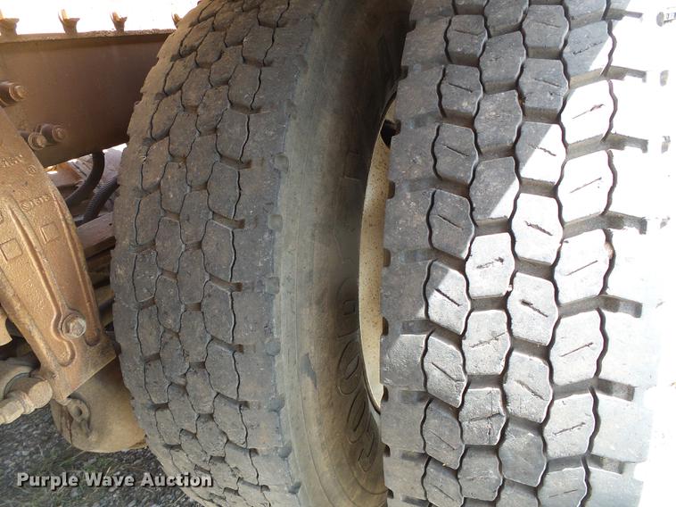 image for item DC5235 2006 Peterbilt 378 winch truck