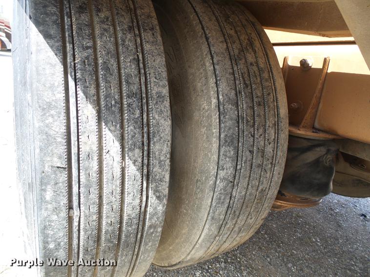 image for item DC5235 2006 Peterbilt 378 winch truck