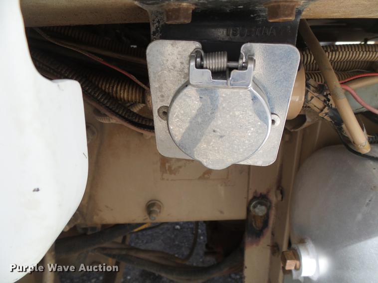 image for item DC5235 2006 Peterbilt 378 winch truck