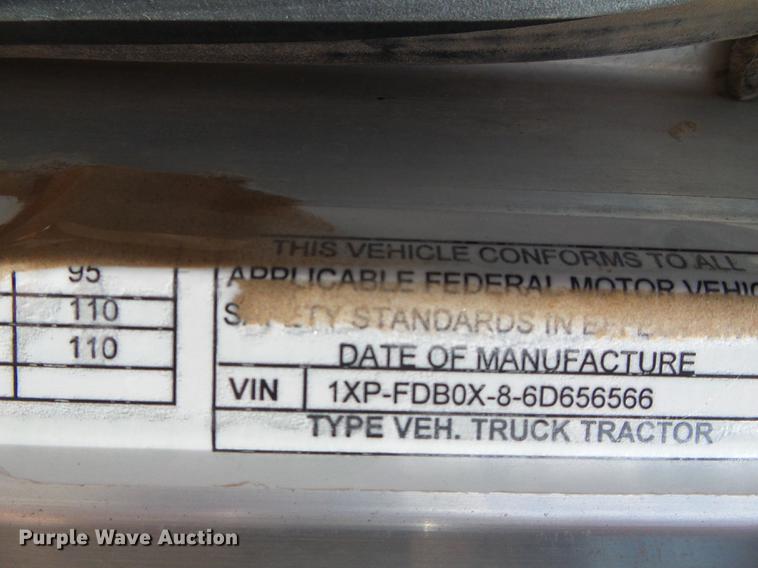 image for item DC5235 2006 Peterbilt 378 winch truck