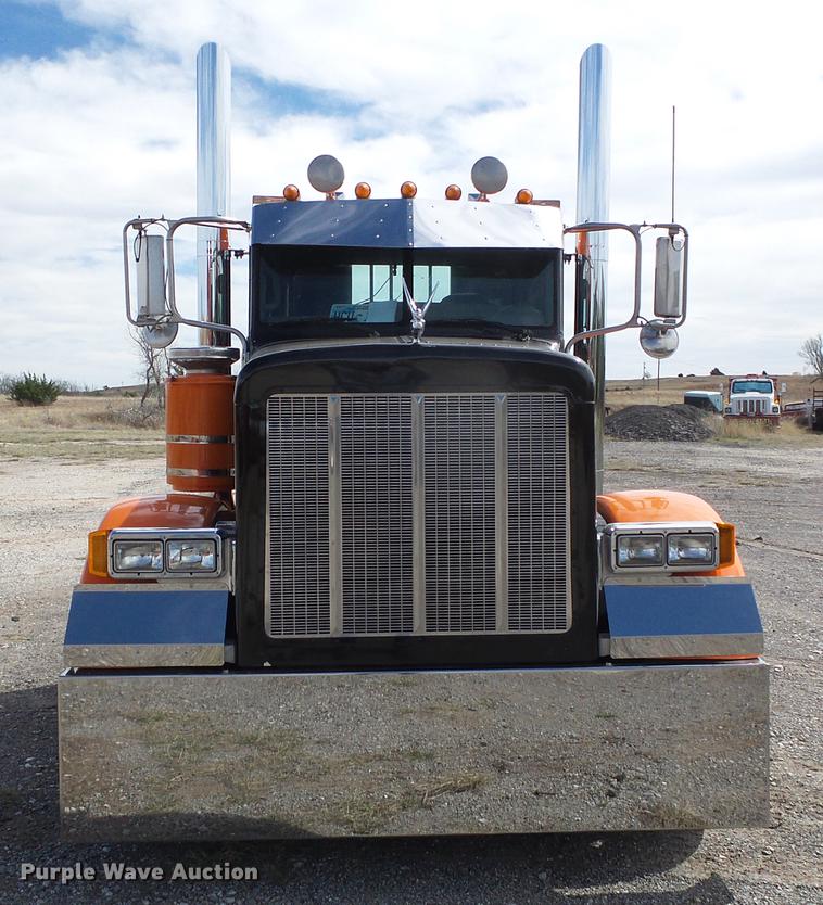 image for item DC5236 2006 Peterbilt 379 semi truck
