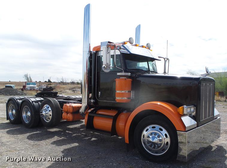 image for item DC5236 2006 Peterbilt 379 semi truck