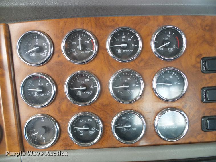 image for item DC5236 2006 Peterbilt 379 semi truck