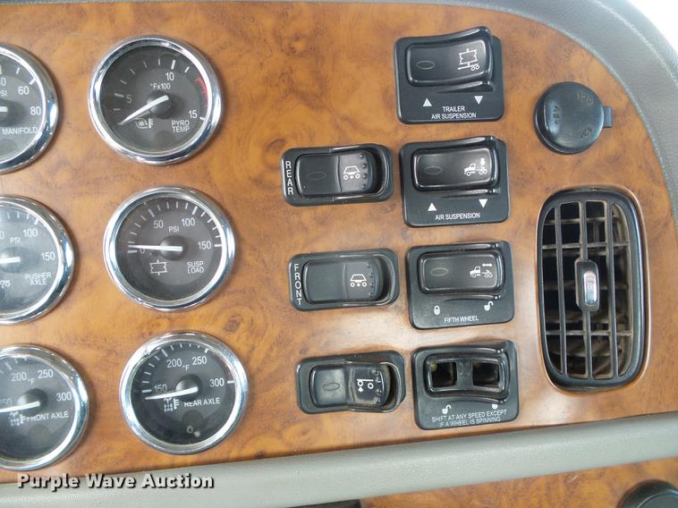 image for item DC5236 2006 Peterbilt 379 semi truck