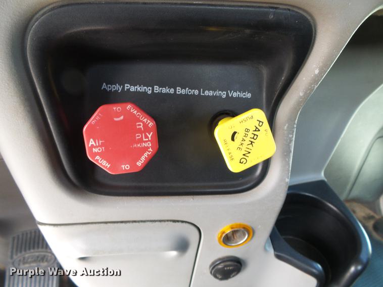 image for item DC5236 2006 Peterbilt 379 semi truck