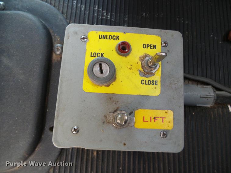 image for item DC5236 2006 Peterbilt 379 semi truck