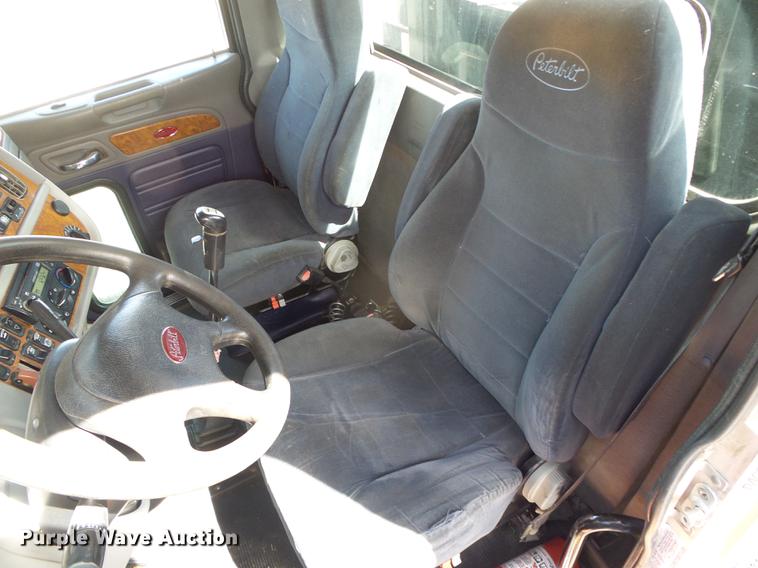 image for item DC5236 2006 Peterbilt 379 semi truck