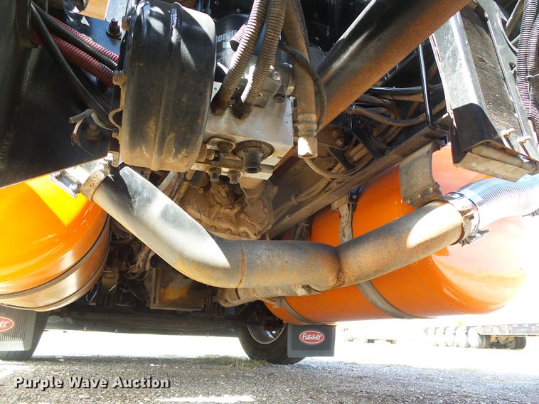 image for item DC5236 2006 Peterbilt 379 semi truck