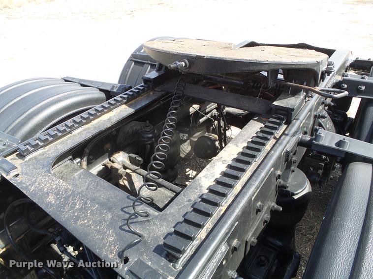 image for item DC5236 2006 Peterbilt 379 semi truck