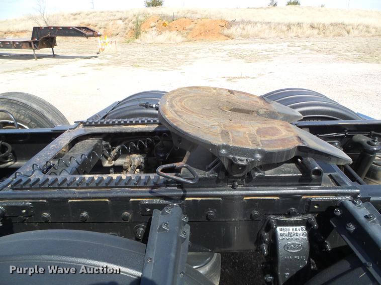 image for item DC5236 2006 Peterbilt 379 semi truck