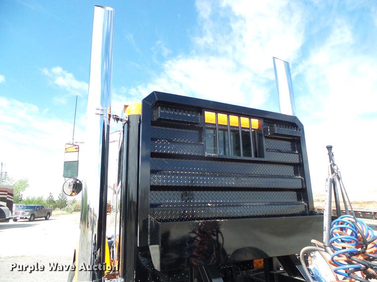 image for item DC5236 2006 Peterbilt 379 semi truck