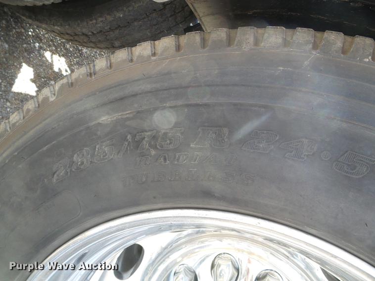 image for item DC5236 2006 Peterbilt 379 semi truck