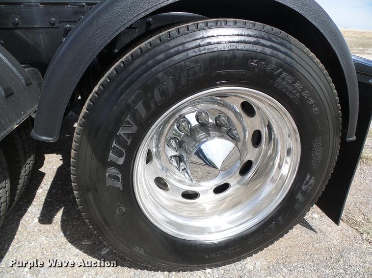 image for item DC5236 2006 Peterbilt 379 semi truck