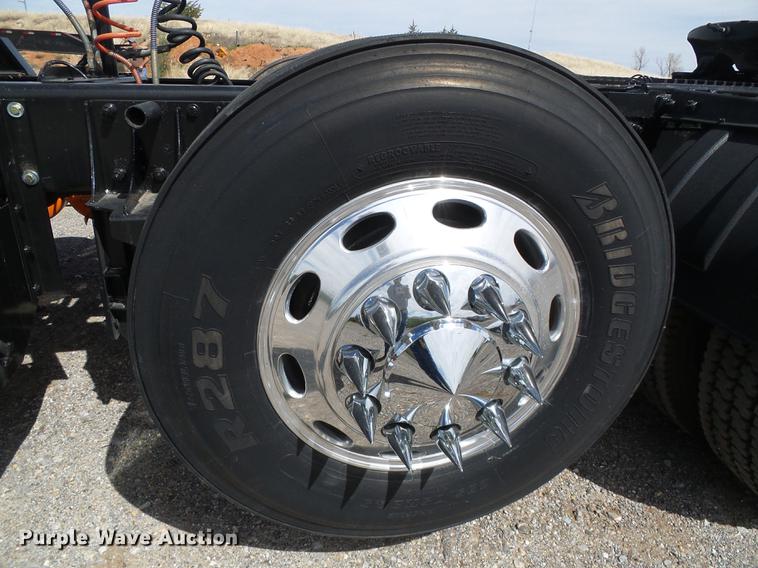 image for item DC5236 2006 Peterbilt 379 semi truck