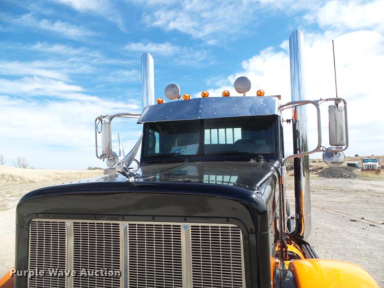 image for item DC5236 2006 Peterbilt 379 semi truck