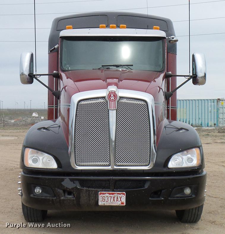 image for item DD6024 2014 Kenworth T660 semi truck