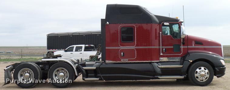 image for item DD6024 2014 Kenworth T660 semi truck